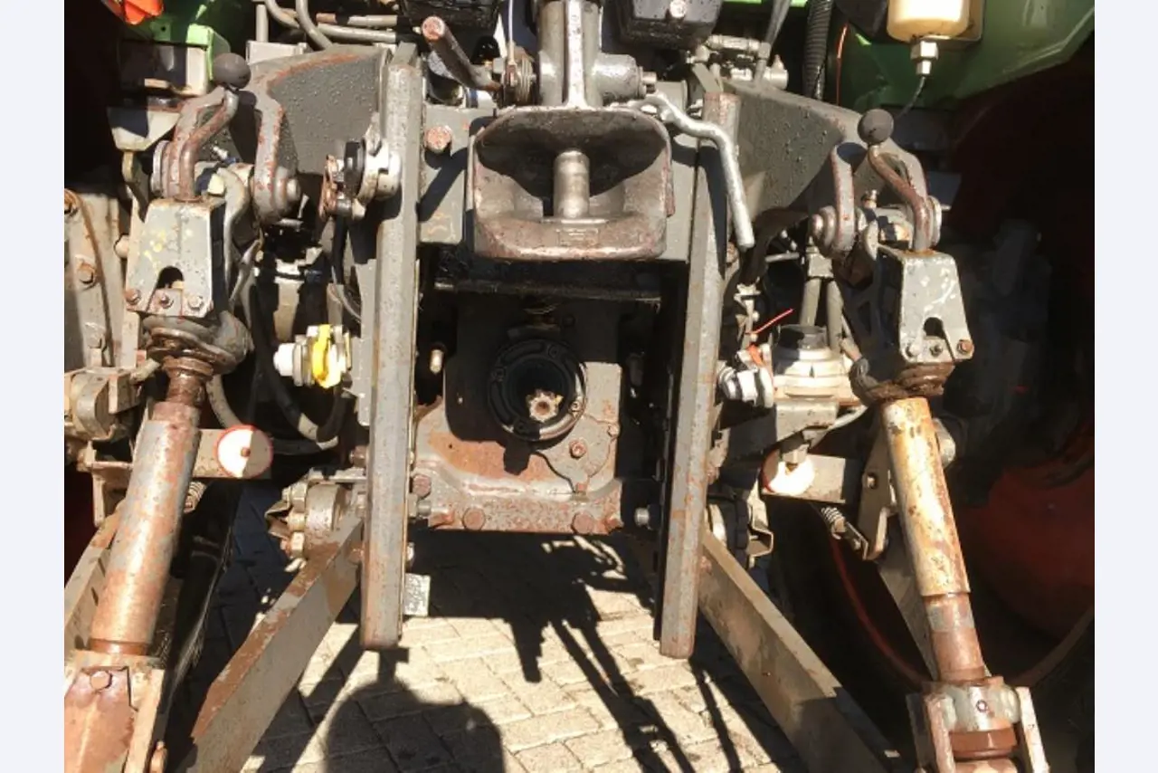 Máquinas bem conservadas do sector <br>agrícola-26