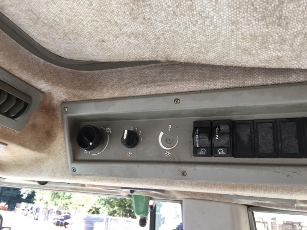 Máquinas bem conservadas do sector <br>agrícola-28