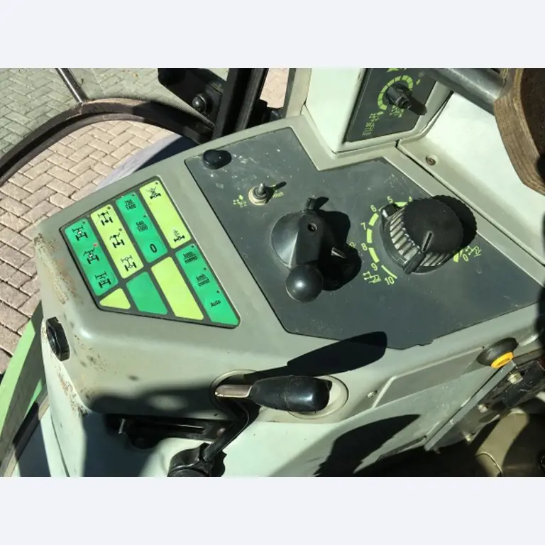 Máquinas bem conservadas do sector <br>agrícola-34