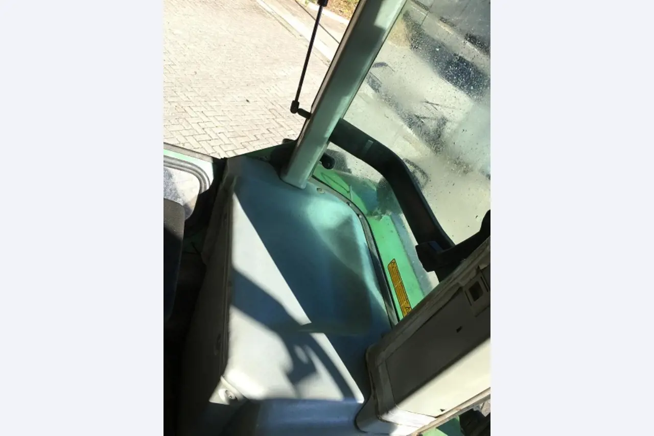 Máquinas bem conservadas do sector <br>agrícola-35