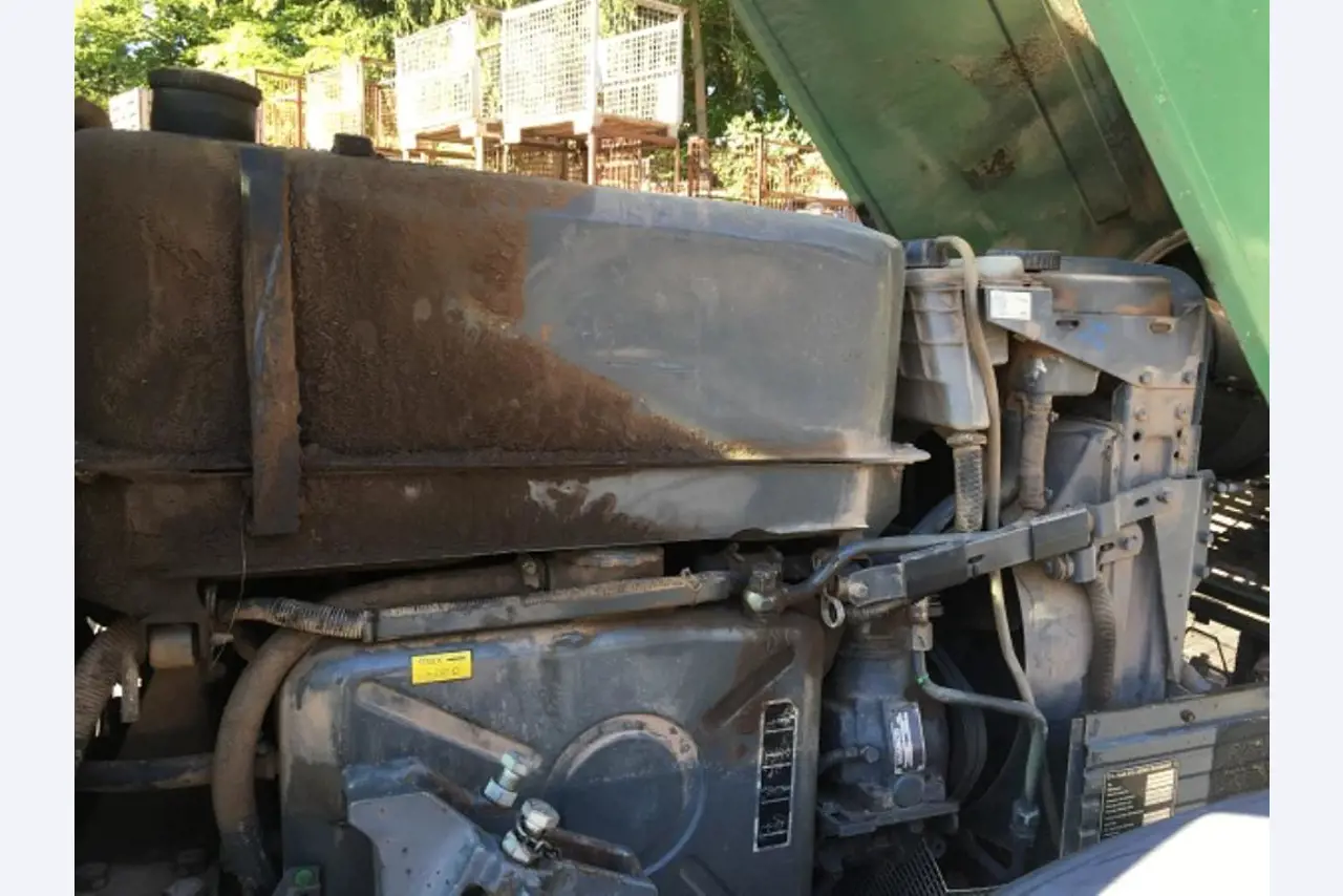 Máquinas bem conservadas do sector <br>agrícola-36