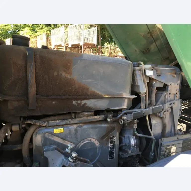 Máquinas bem conservadas do sector <br>agrícola-36