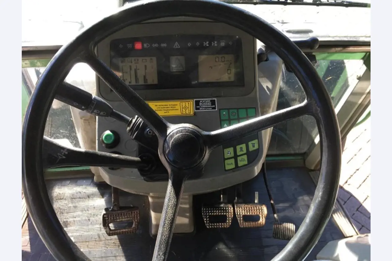 Máquinas bem conservadas do sector <br>agrícola-6