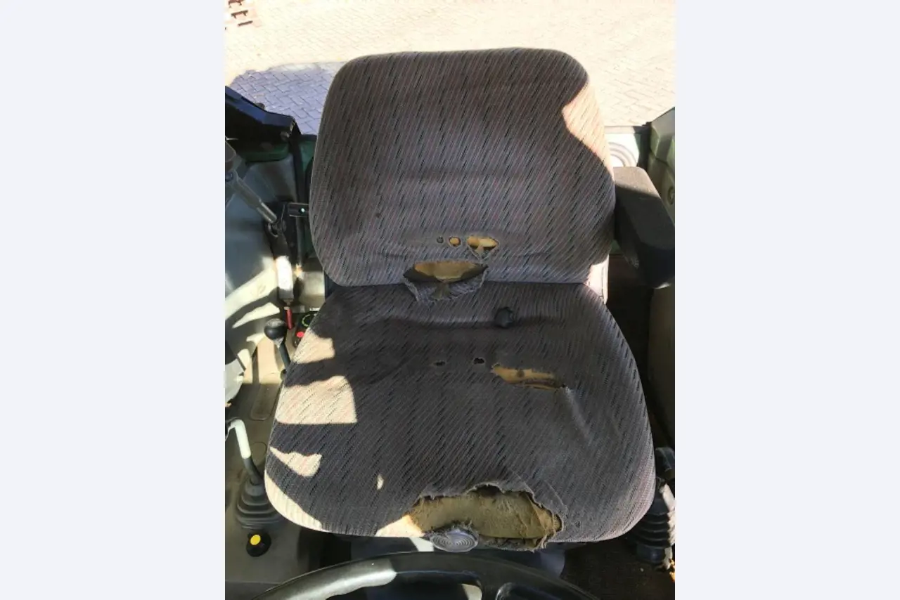 Máquinas bem conservadas do sector <br>agrícola-8