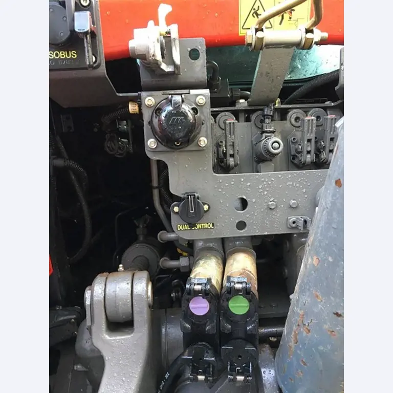 Máquinas bem conservadas do sector <br>agrícola-10