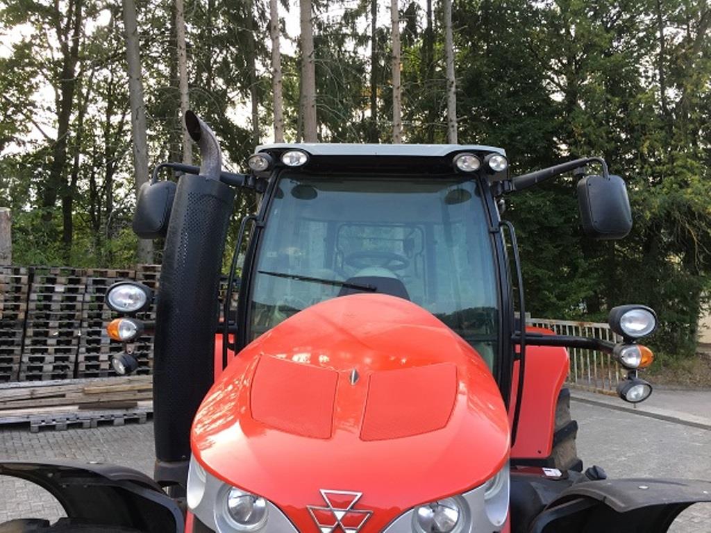 Máquinas bem conservadas do sector <br>agrícola-23