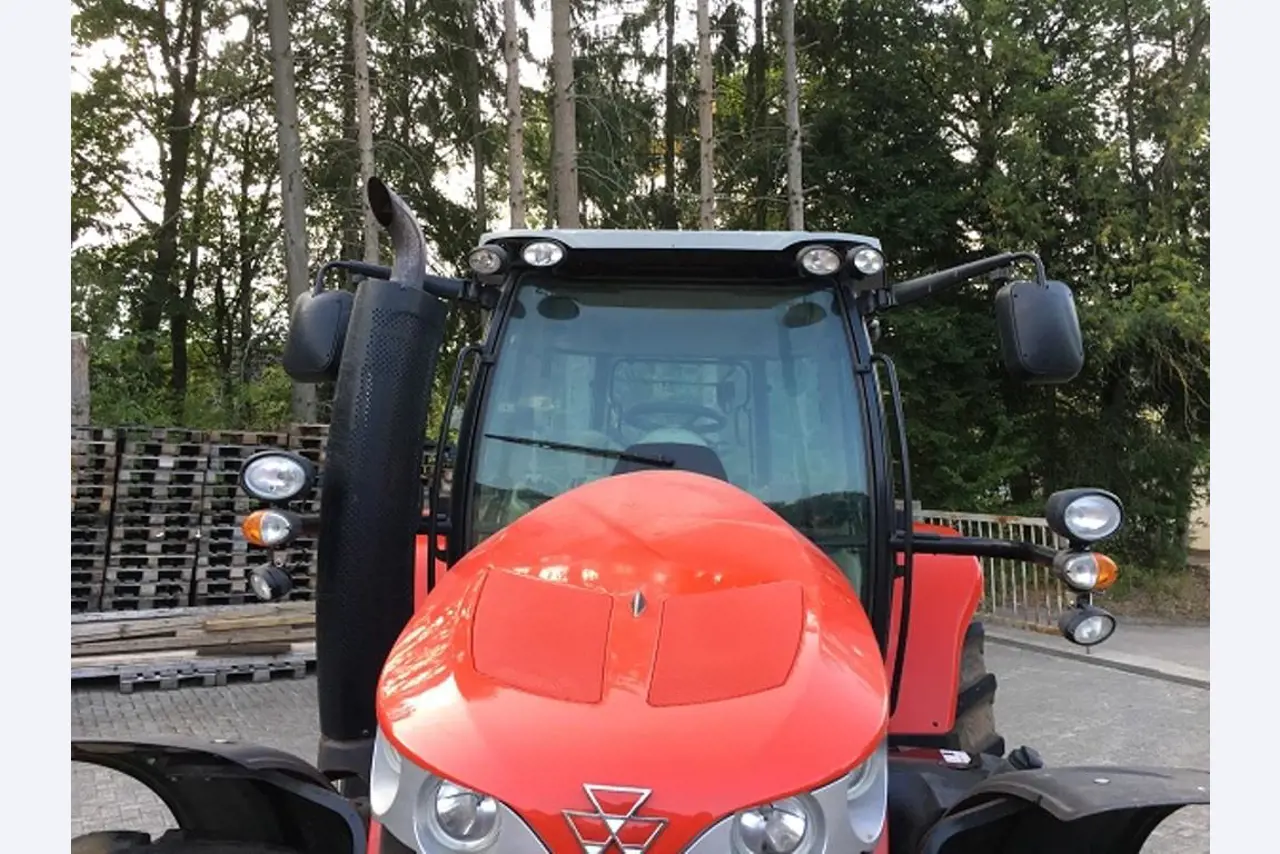 Máquinas bem conservadas do sector <br>agrícola-23