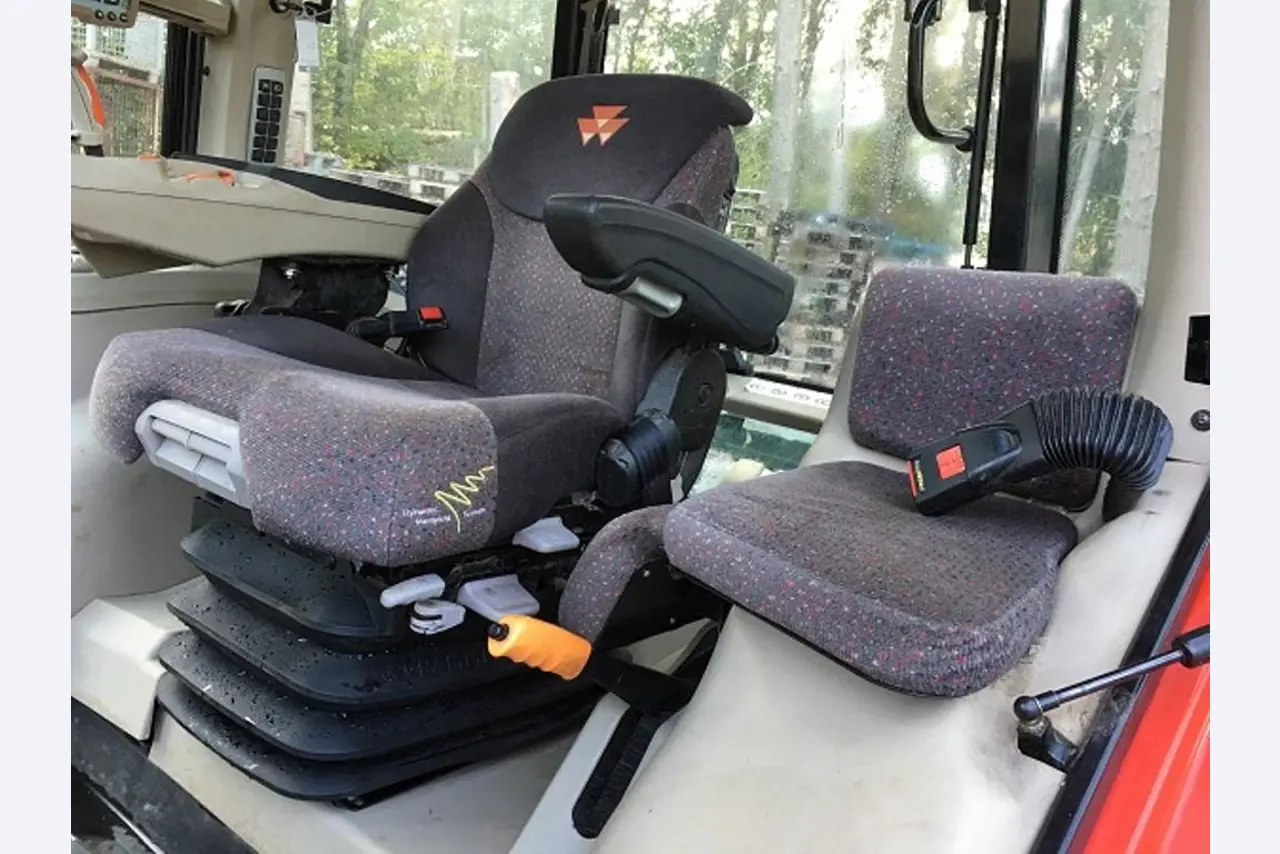 Máquinas bem conservadas do sector <br>agrícola-25