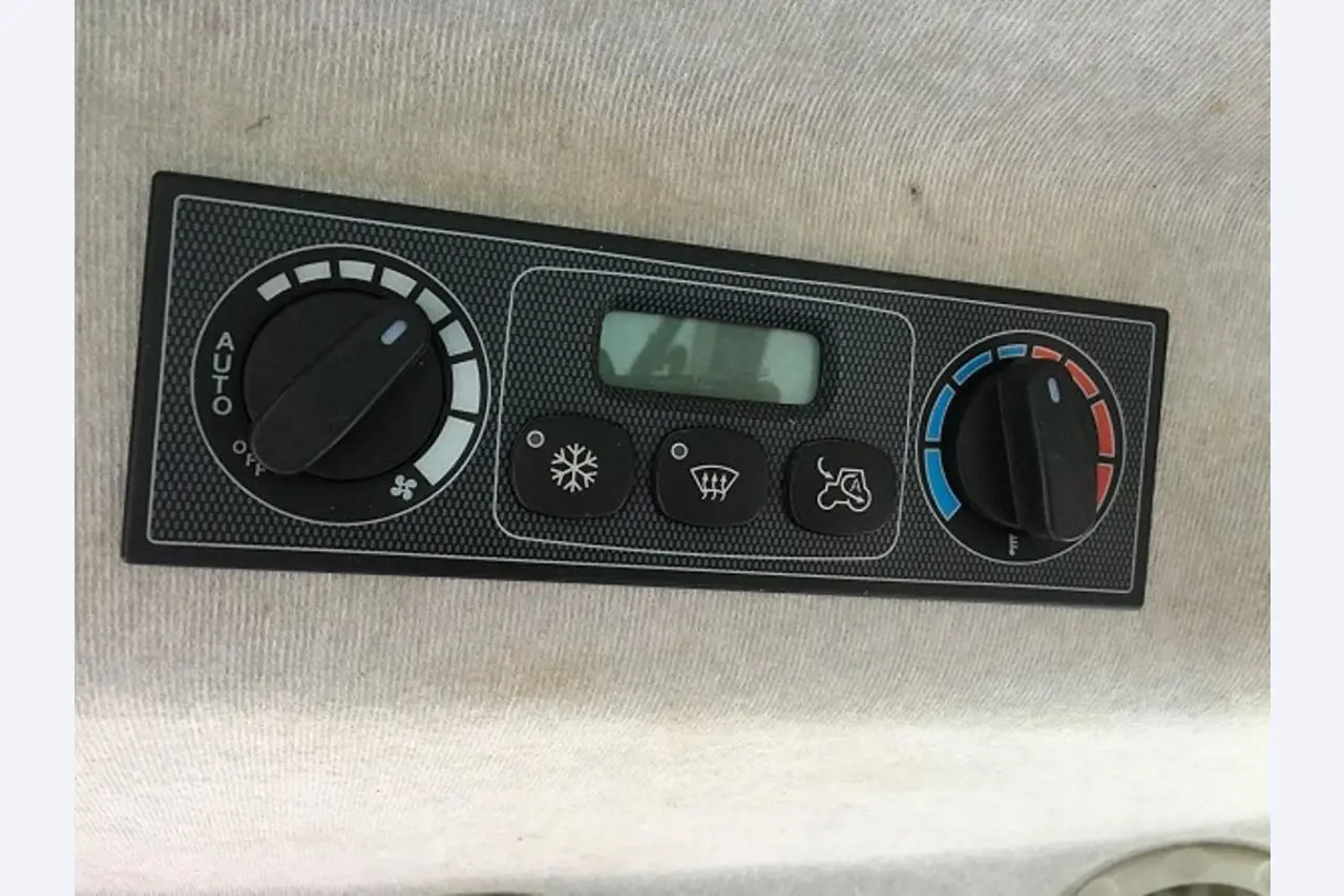 Máquinas bem conservadas do sector <br>agrícola-27