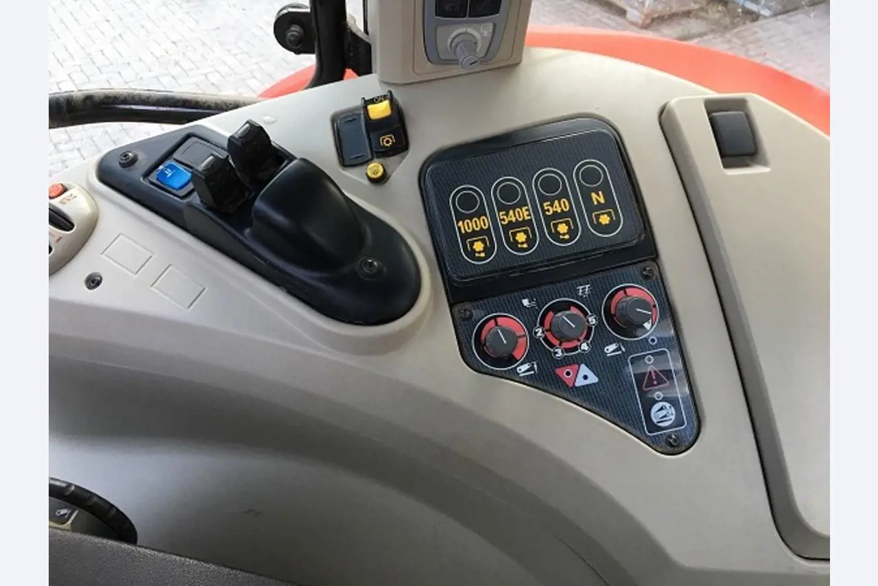 Máquinas bem conservadas do sector <br>agrícola-30