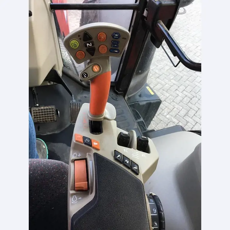 Máquinas bem conservadas do sector <br>agrícola-33