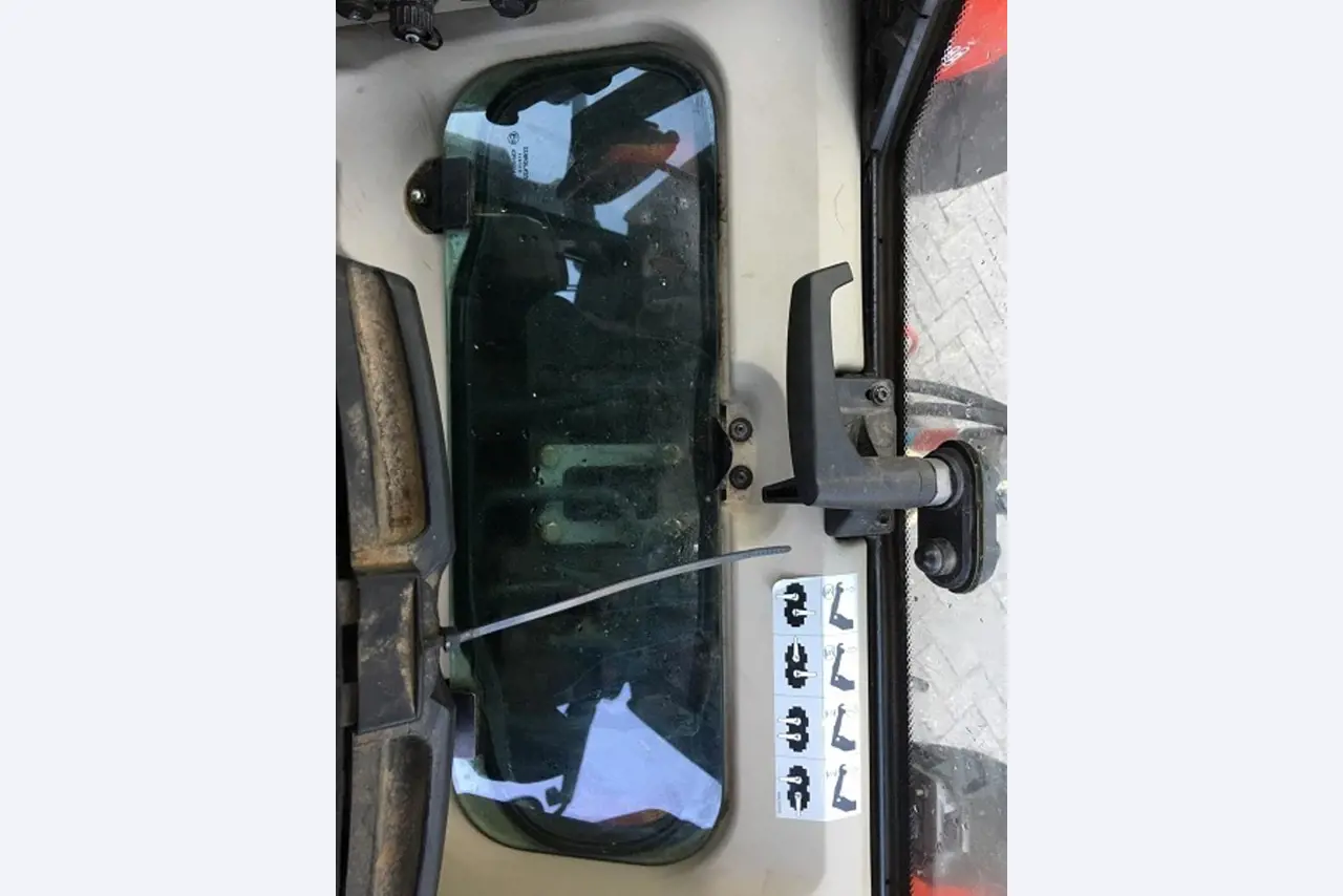 Máquinas bem conservadas do sector <br>agrícola-34