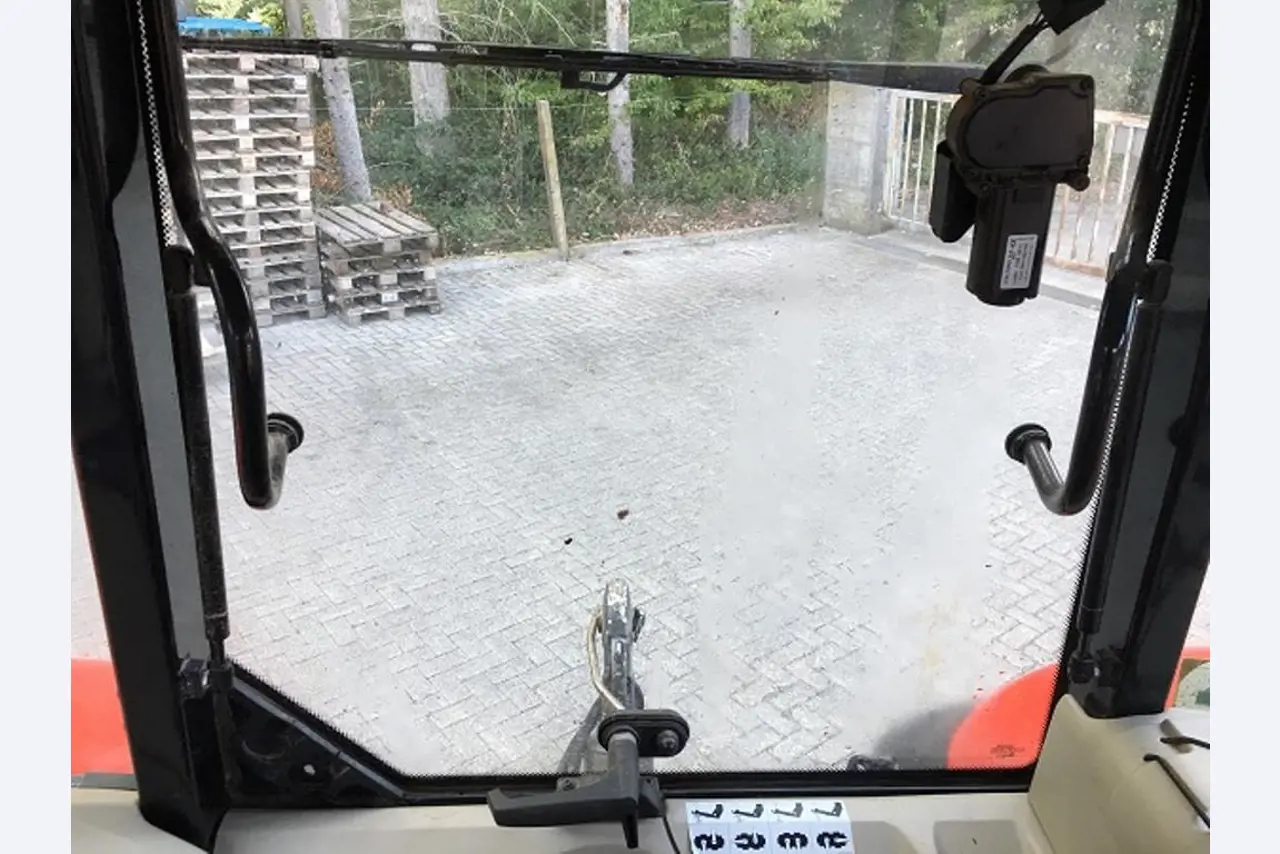 Máquinas bem conservadas do sector <br>agrícola-35