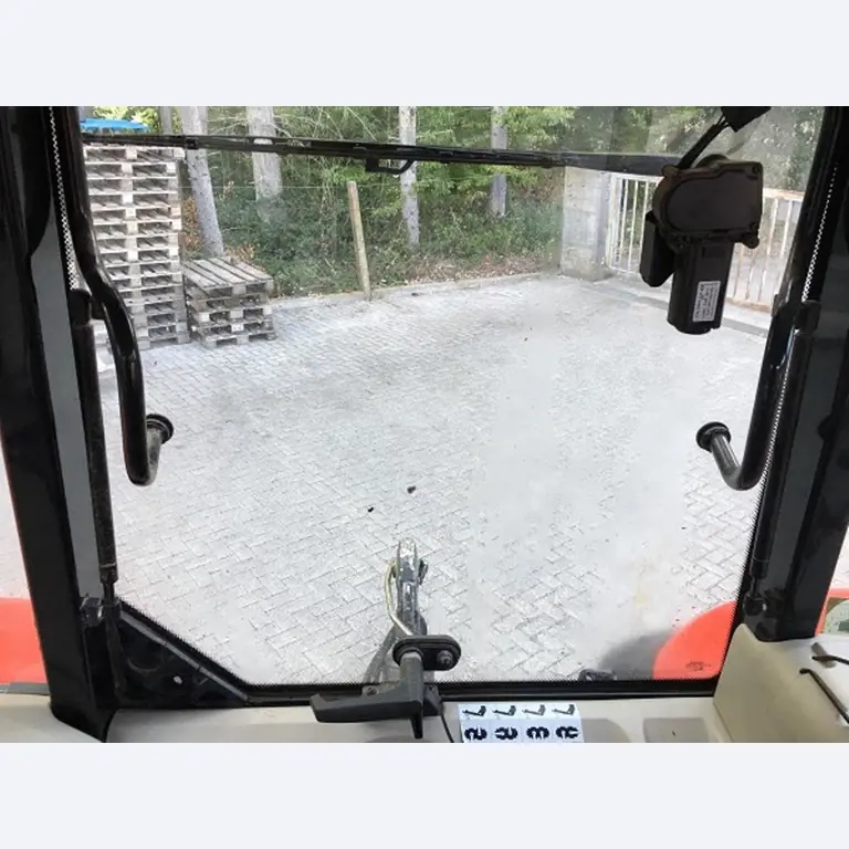 Máquinas bem conservadas do sector <br>agrícola-35