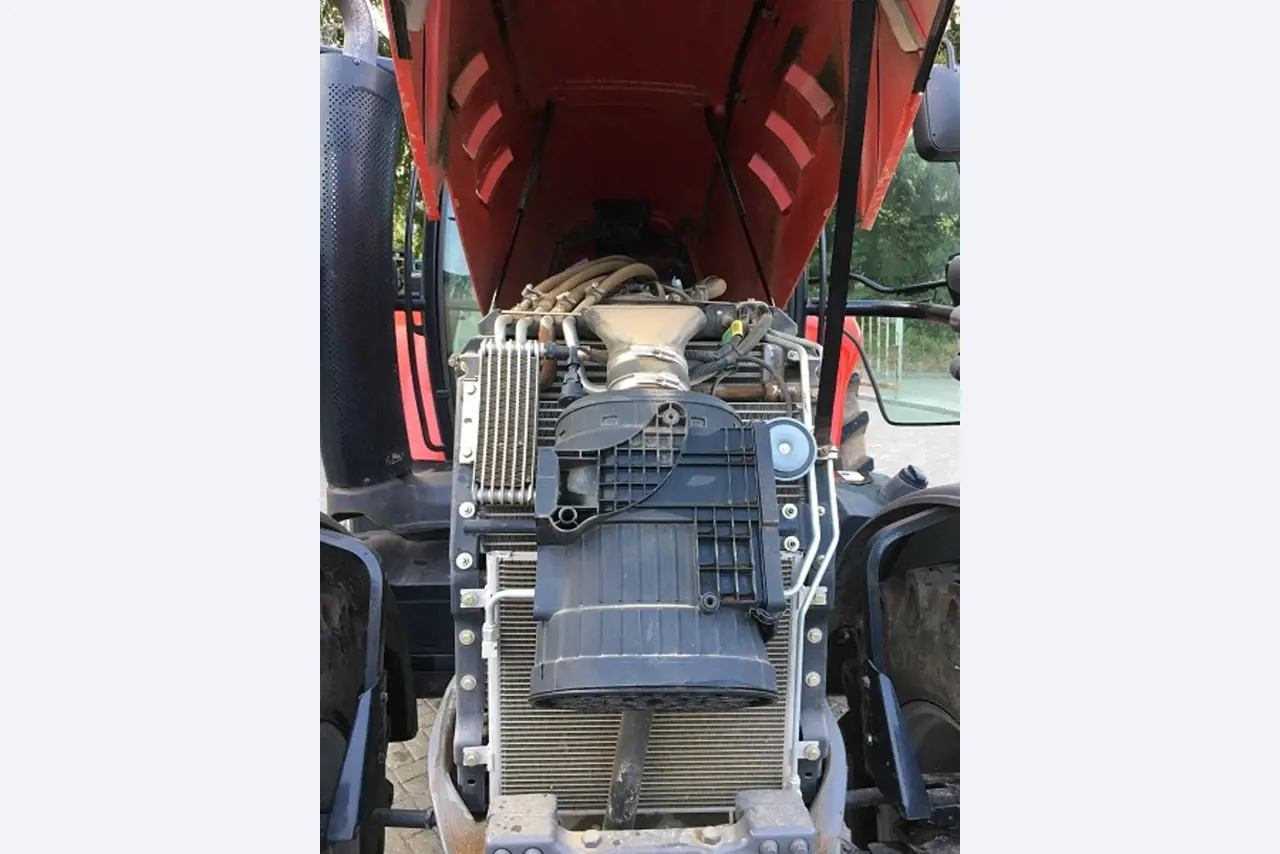 Máquinas bem conservadas do sector <br>agrícola-38