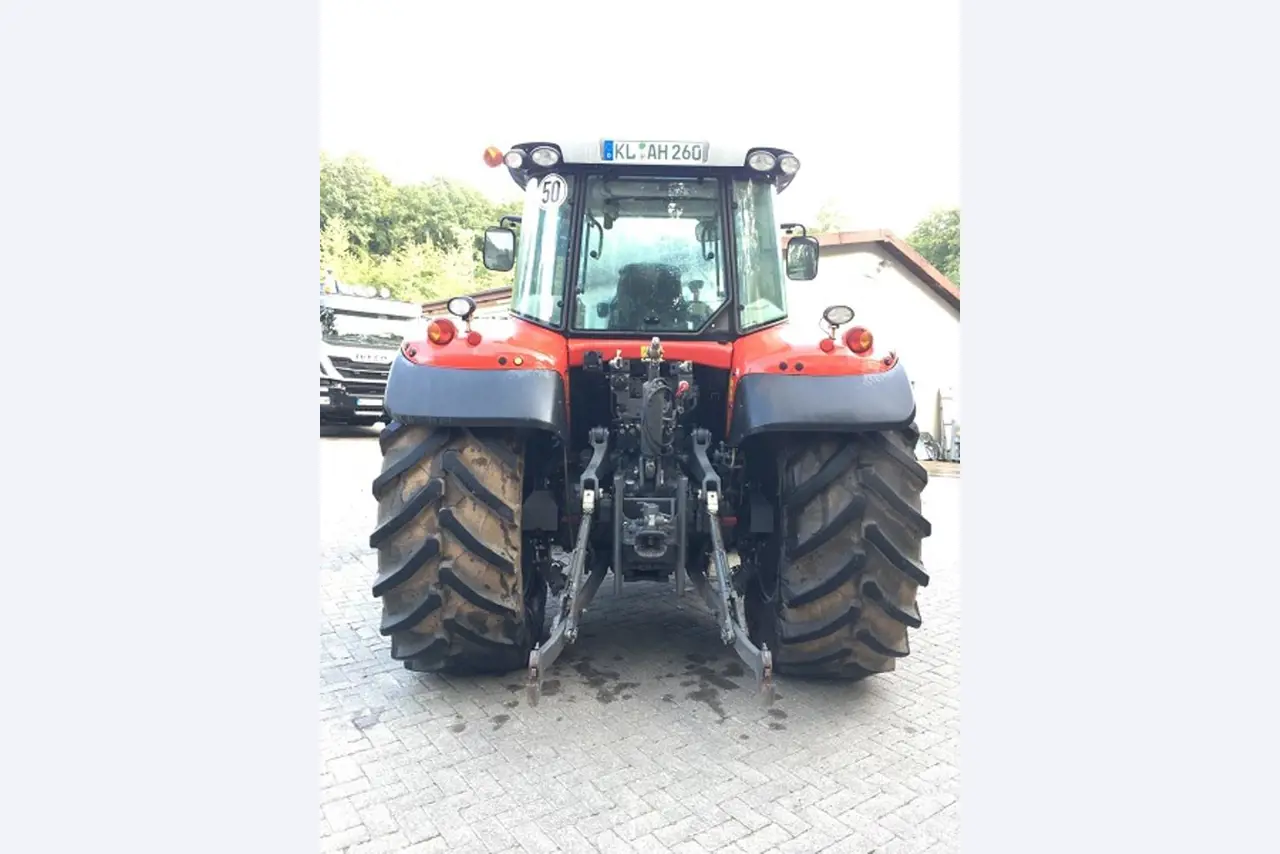 Máquinas bem conservadas do sector <br>agrícola-4