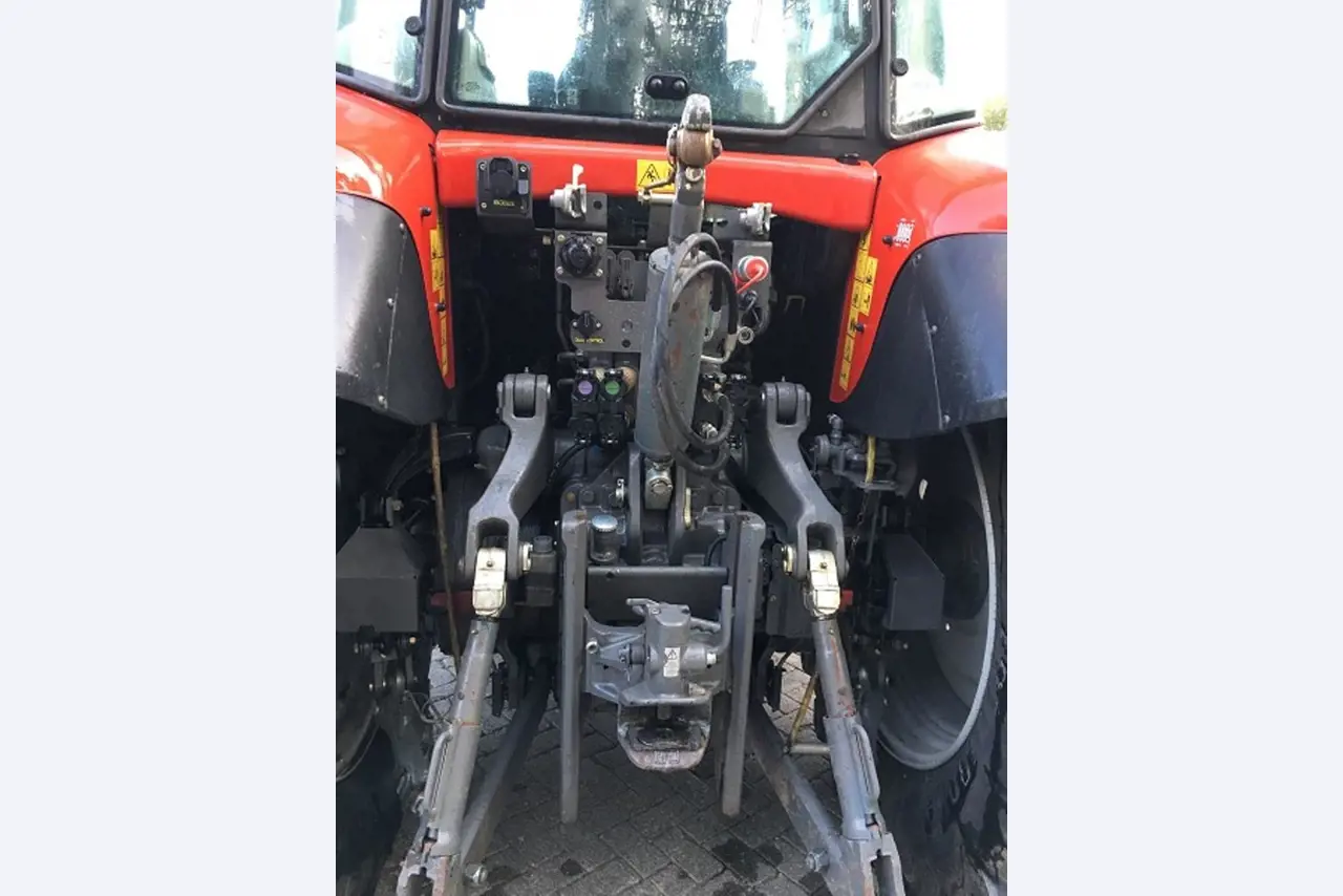 Máquinas bem conservadas do sector <br>agrícola-8