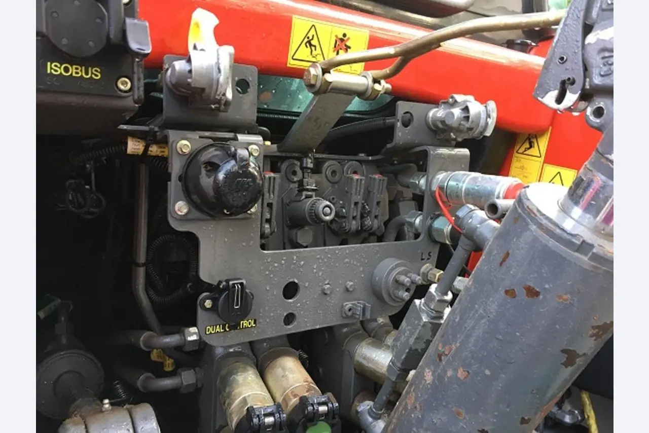 Máquinas bem conservadas do sector <br>agrícola-9