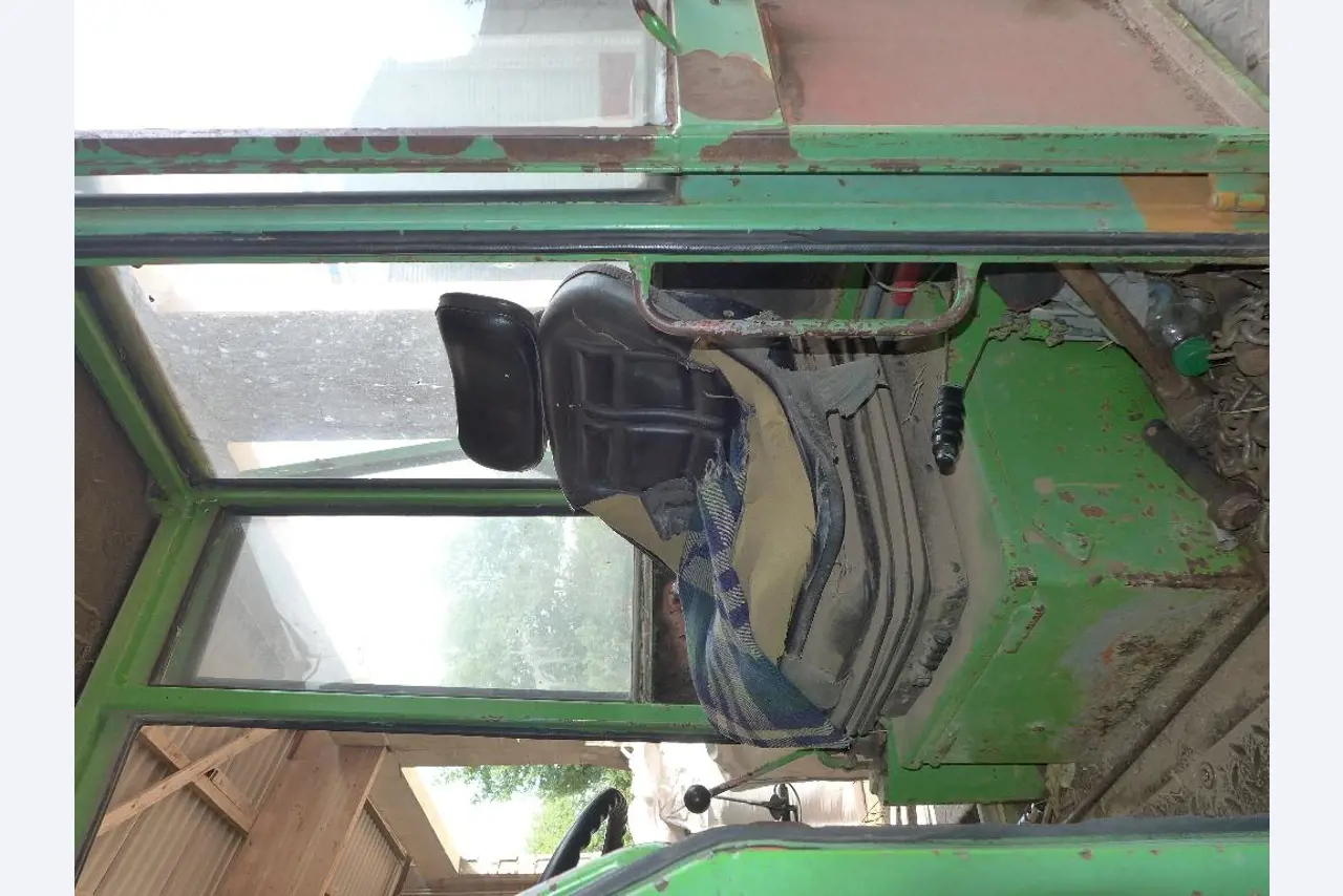 Máquinas bem conservadas do sector <br>agrícola-12