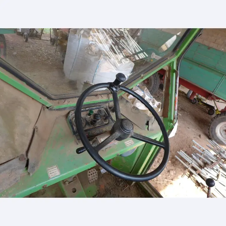 Máquinas bem conservadas do sector <br>agrícola-13