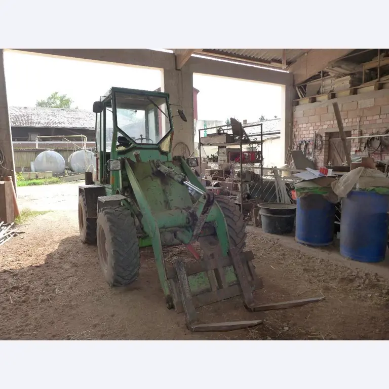 Máquinas bem conservadas do sector <br>agrícola-3