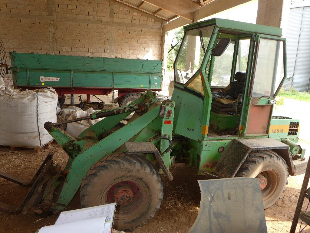 Máquinas bem conservadas do sector <br>agrícola-4