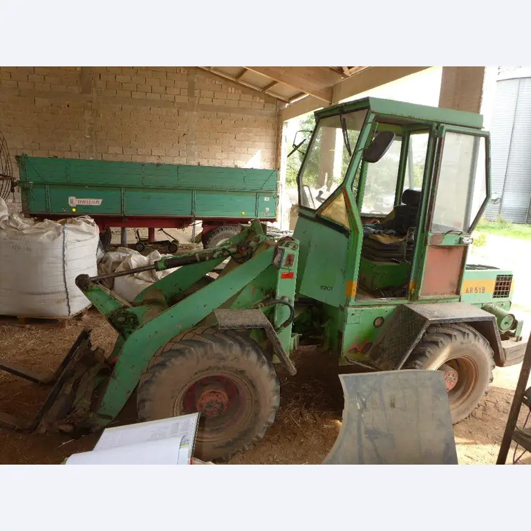 Máquinas bem conservadas do sector <br>agrícola-4