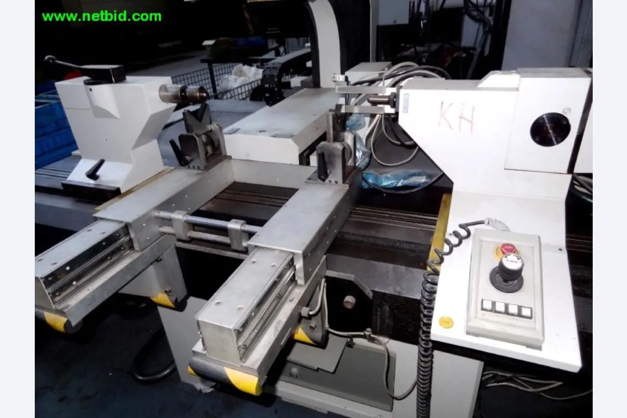 Máquinas-ferramentas, acessórios de máquinas e sistemas de montagem <br
-3