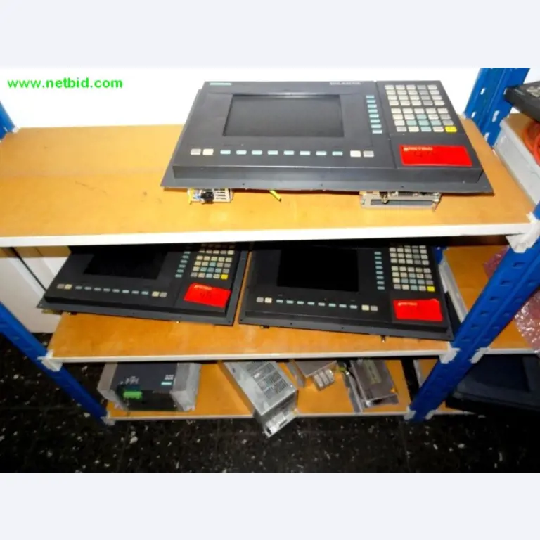 Máquinas-ferramentas, acessórios de máquinas e sistemas de montagem <br
-1