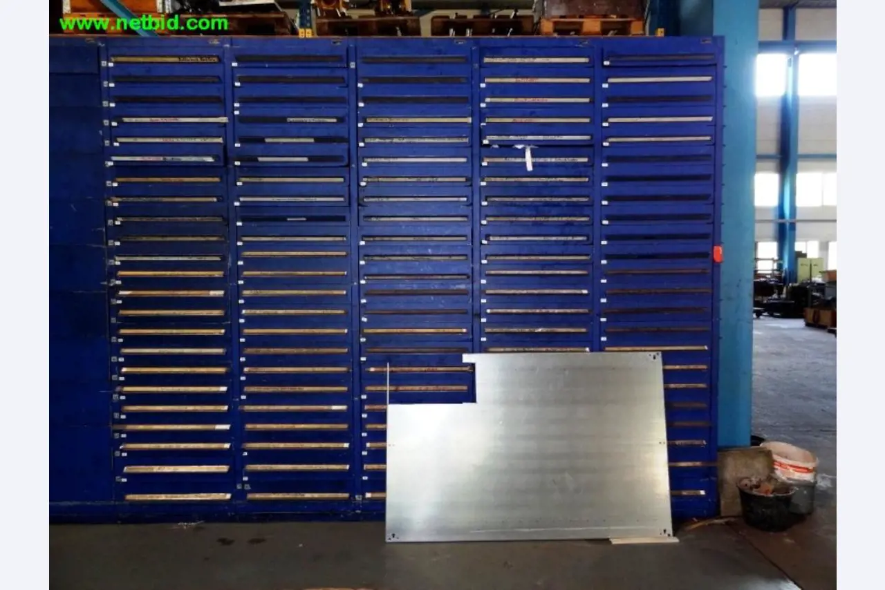 Bewerkingscentrum incl. toebehoren en assembleerlijn-2