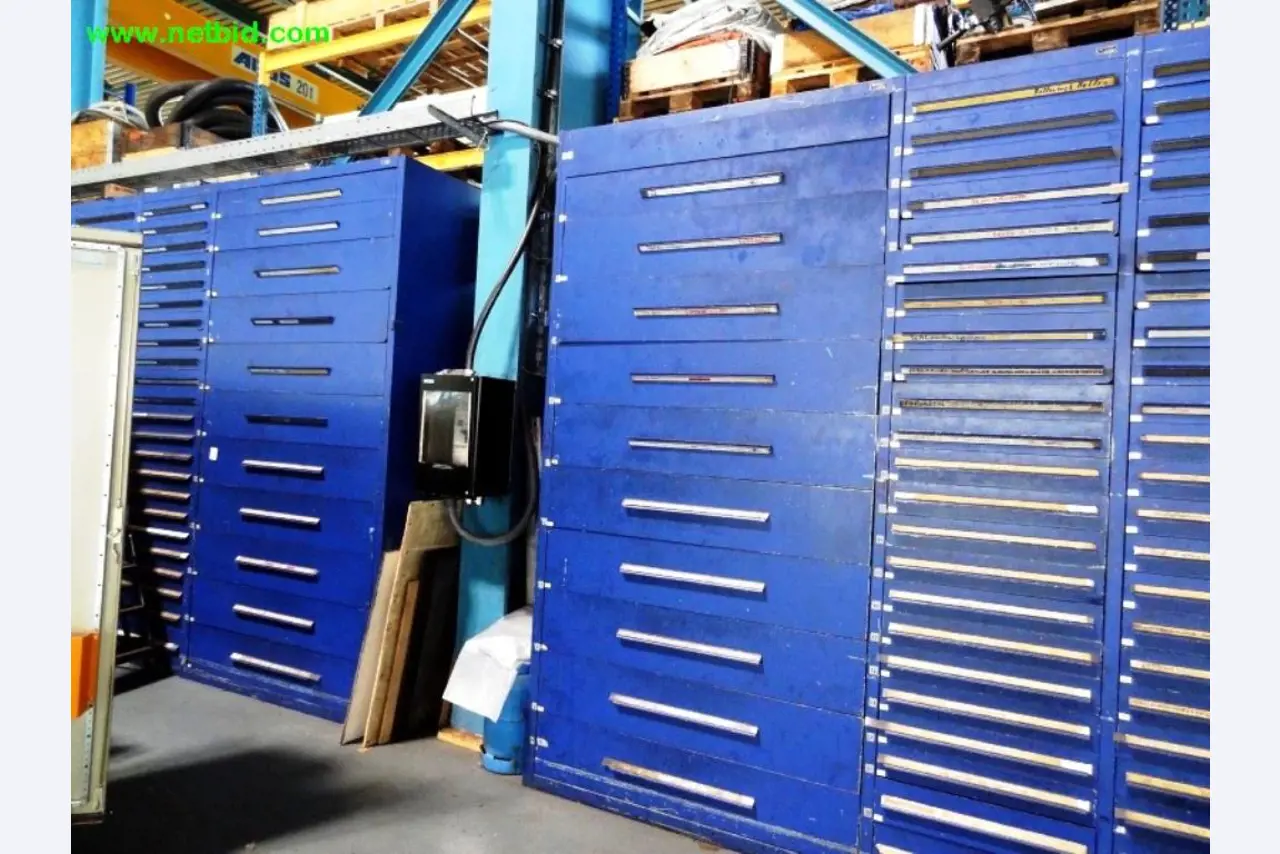 Bewerkingscentrum incl. toebehoren en assembleerlijn-3