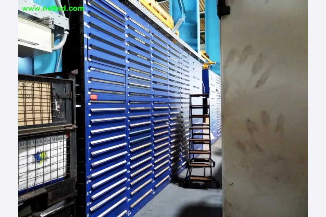 Bewerkingscentrum incl. toebehoren en assembleerlijn-4