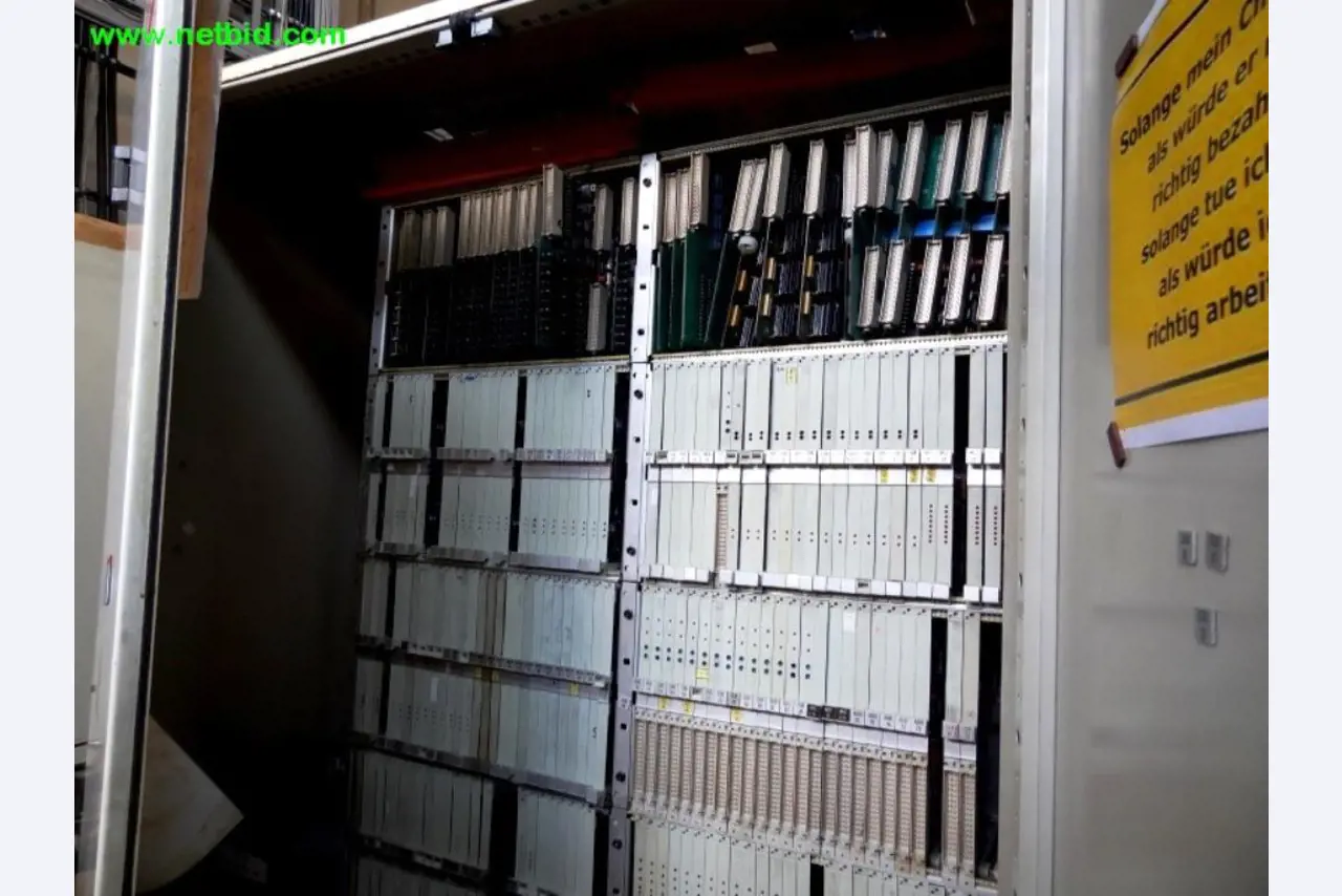 Máquinas-ferramentas, acessórios de máquinas e sistemas de montagem <br
-1