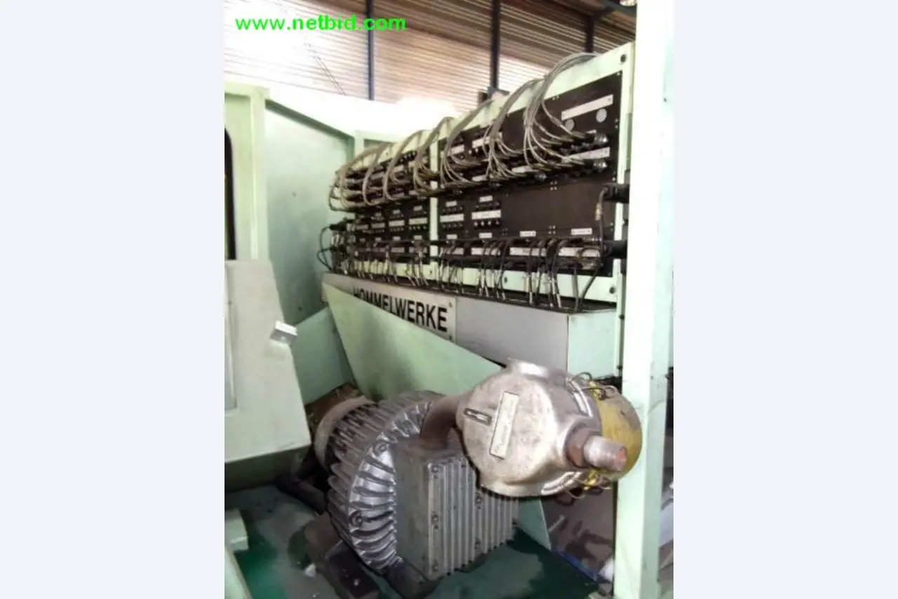 Bewerkingscentrum incl. toebehoren en assembleerlijn-4