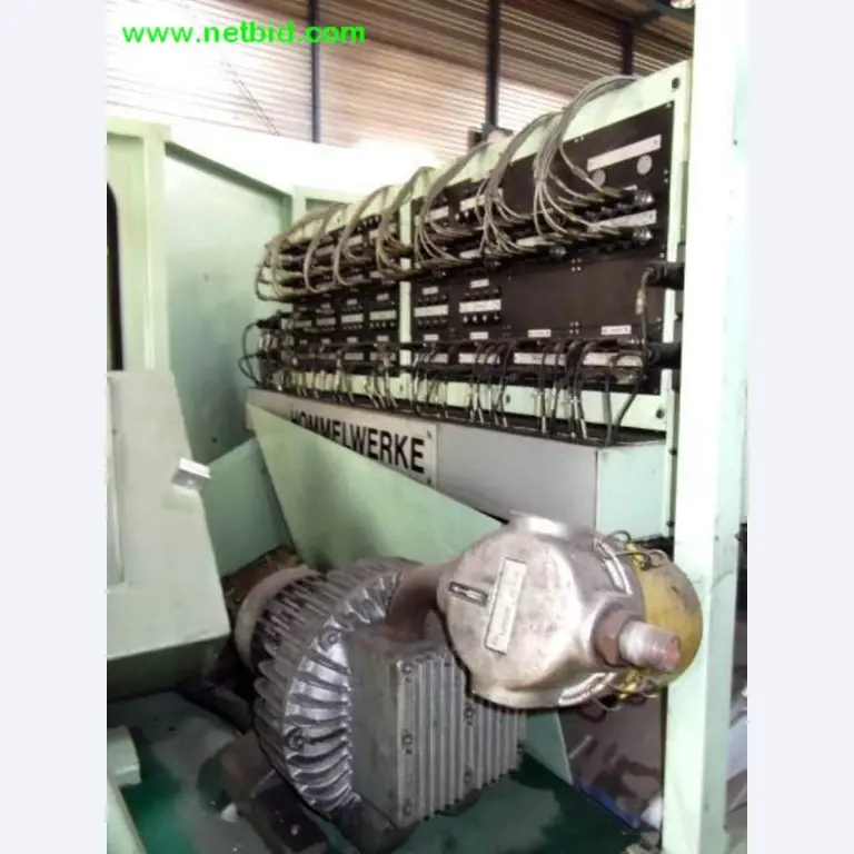 Bewerkingscentrum incl. toebehoren en assembleerlijn-4