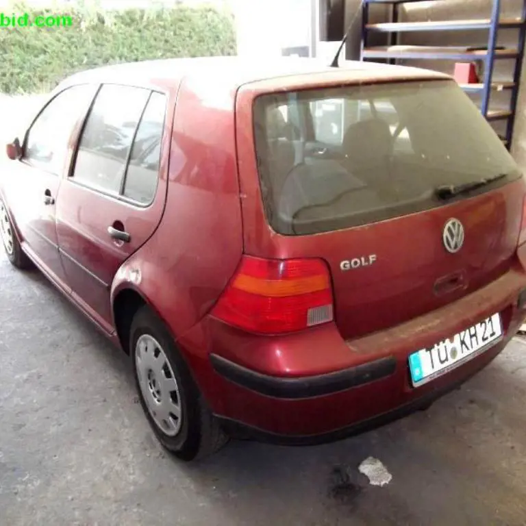 passenger car VW Golf