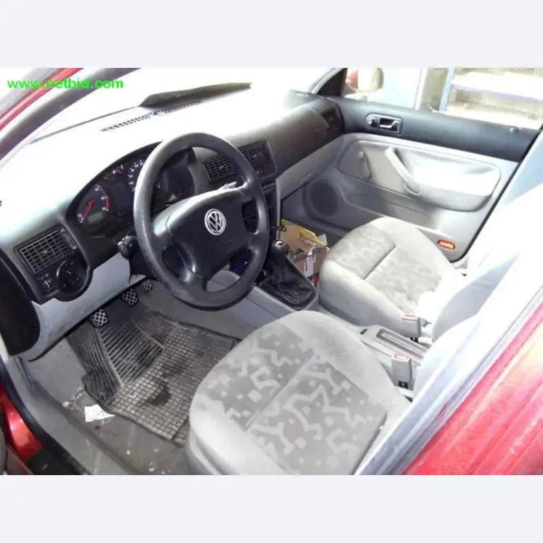 Bewerkingscentrum incl. toebehoren en assembleerlijn-4