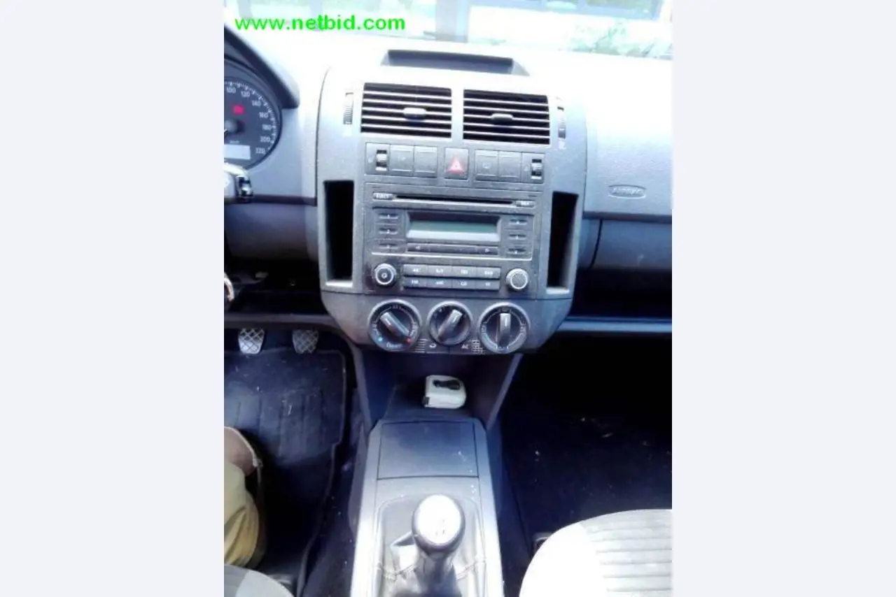 Bewerkingscentrum incl. toebehoren en assembleerlijn-11