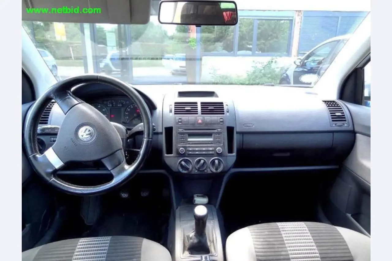 Bewerkingscentrum incl. toebehoren en assembleerlijn-9