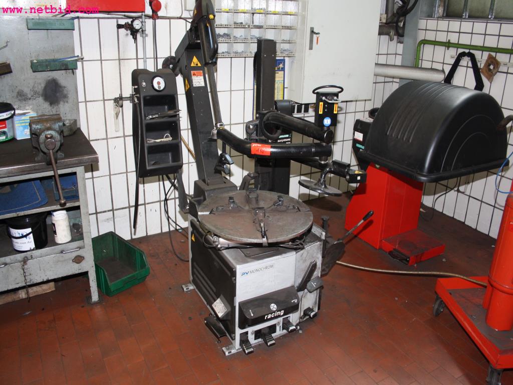 well-maintained machines from the sector automobile workshop -1