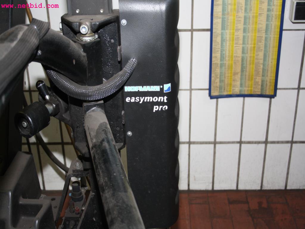 well-maintained machines from the sector automobile workshop -3