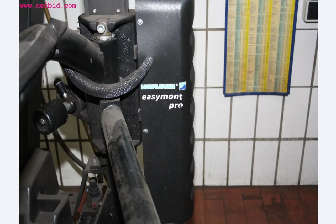 well-maintained machines from the sector automobile workshop -3