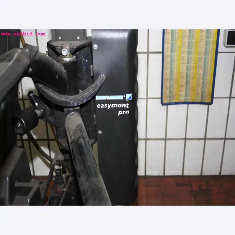 well-maintained machines from the sector automobile workshop -3