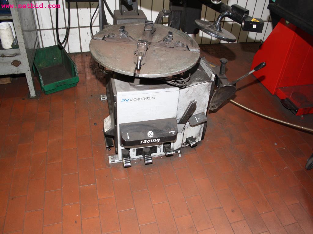 well-maintained machines from the sector automobile workshop -4