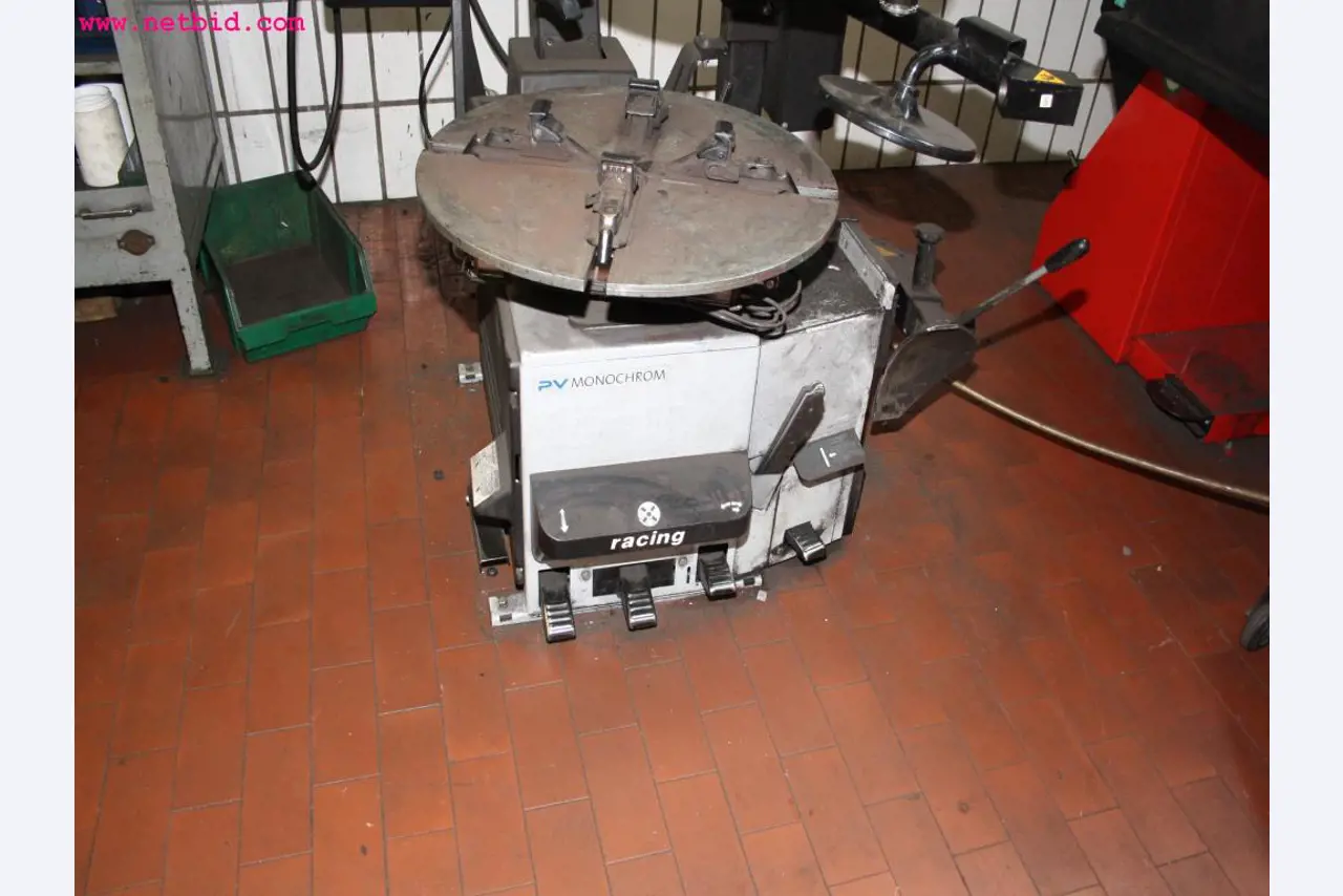 well-maintained machines from the sector automobile workshop -4