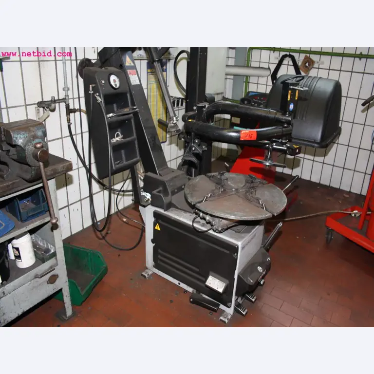 well-maintained machines from the sector automobile workshop -5