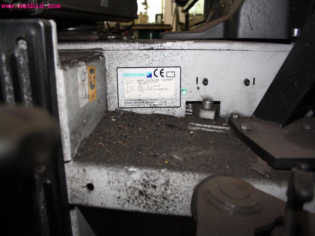 well-maintained machines from the sector automobile workshop -6