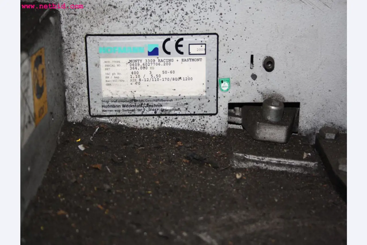 well-maintained machines from the sector automobile workshop -7