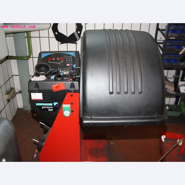 well-maintained machines from the sector automobile workshop -4