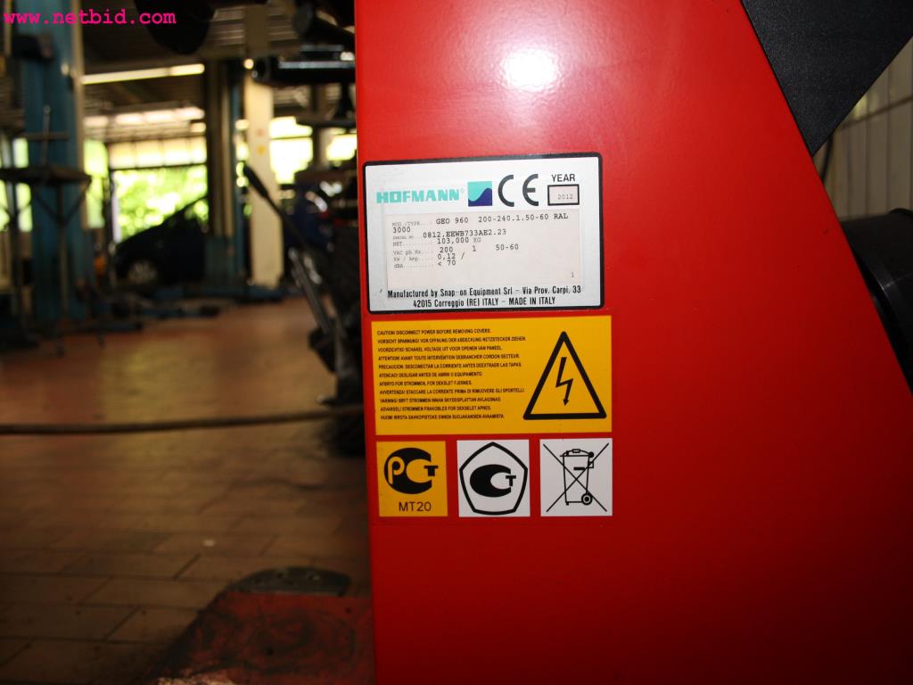 well-maintained machines from the sector automobile workshop -5